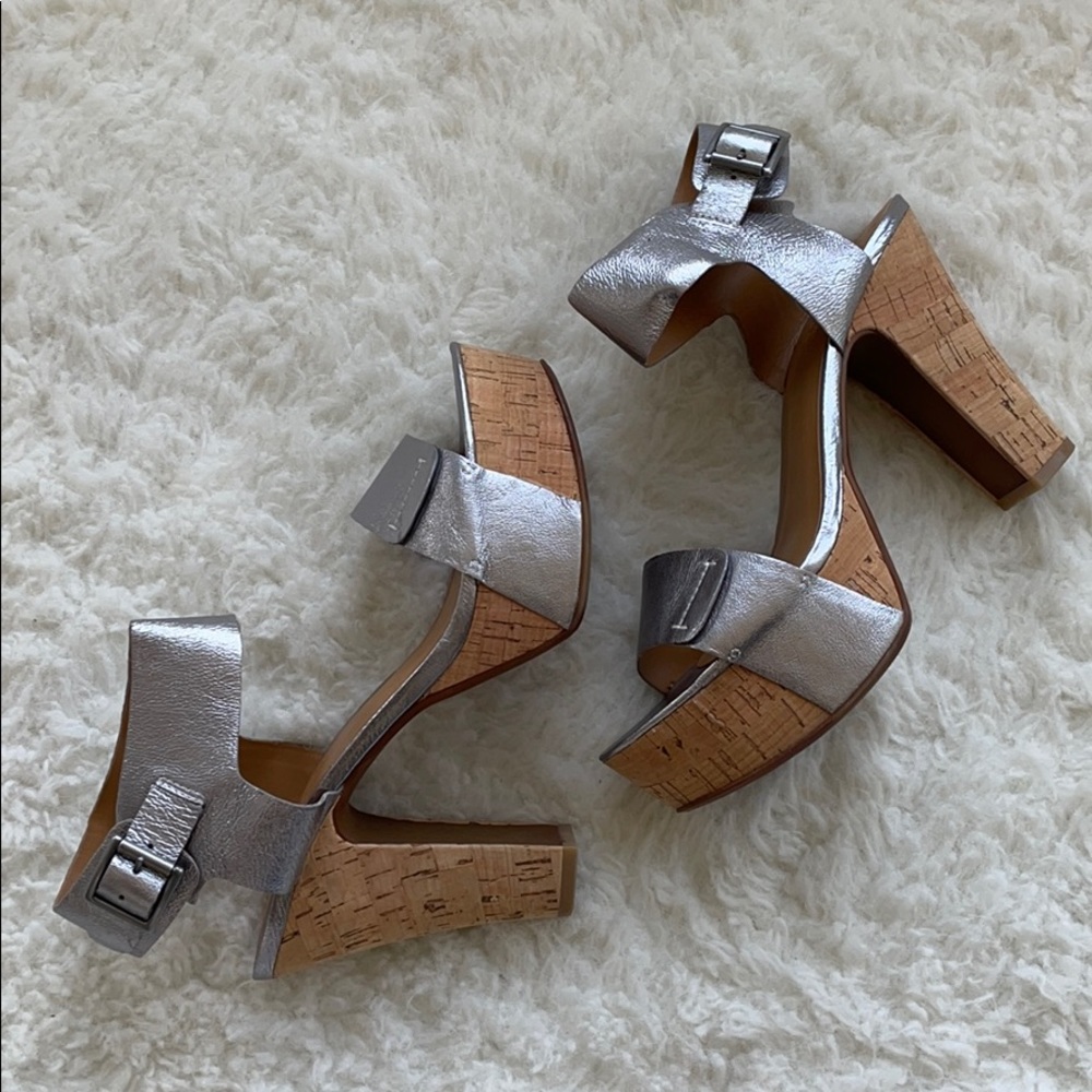 Nine West Metallic Silver Platform Sandle